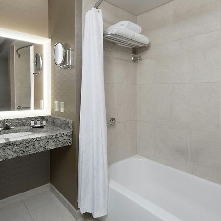 Sheraton Pittsburgh Airport Hotel Coraopolis Екстериор снимка